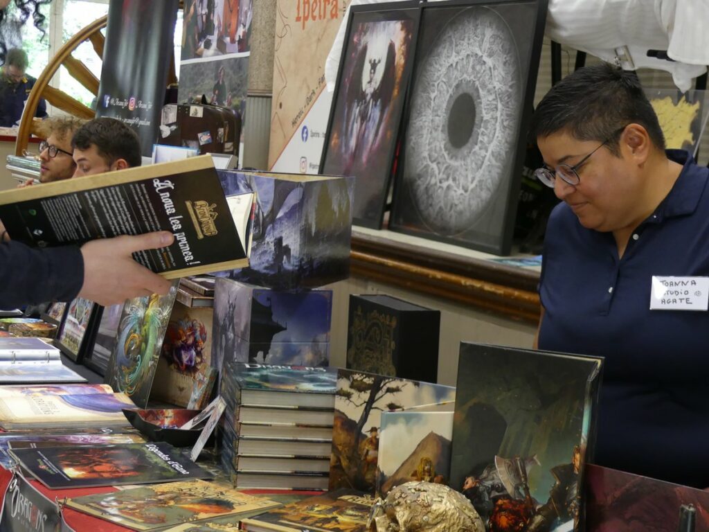 Joanna au stand du studio Agate